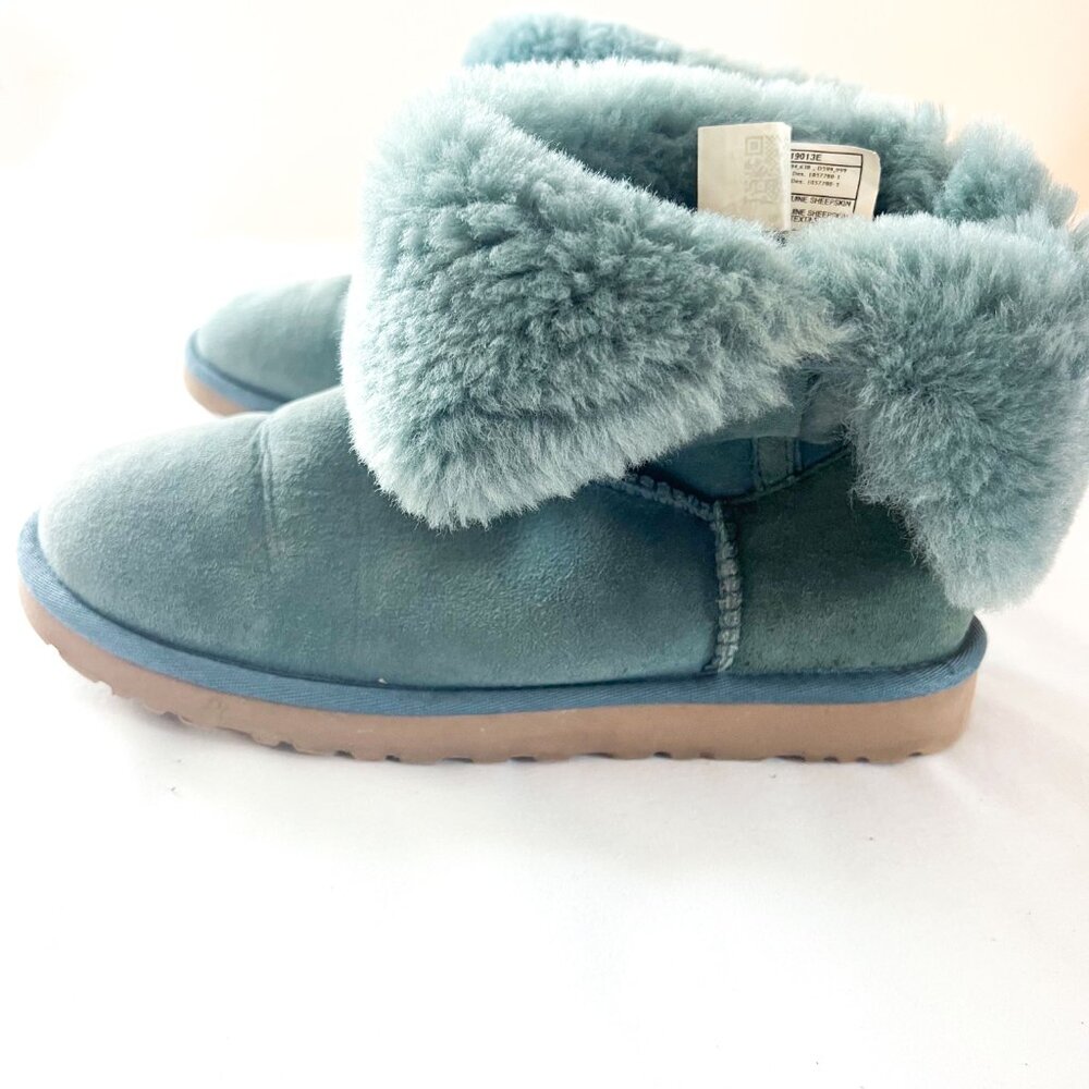UGG Bailey Button Boot II - Picture 7 of 14